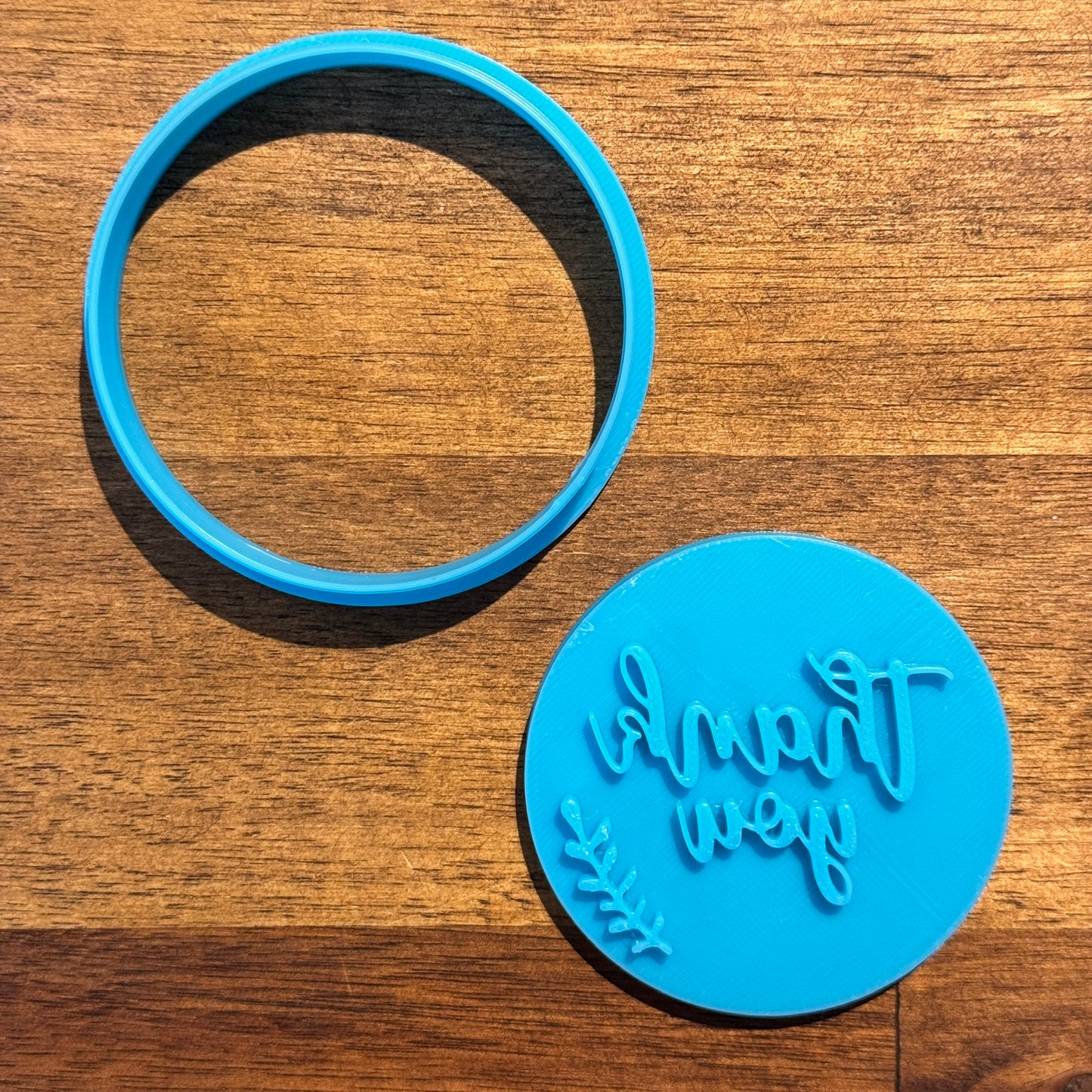 Thank You with Leaf Cookie Cutter and Embosser - 6.5cm Round