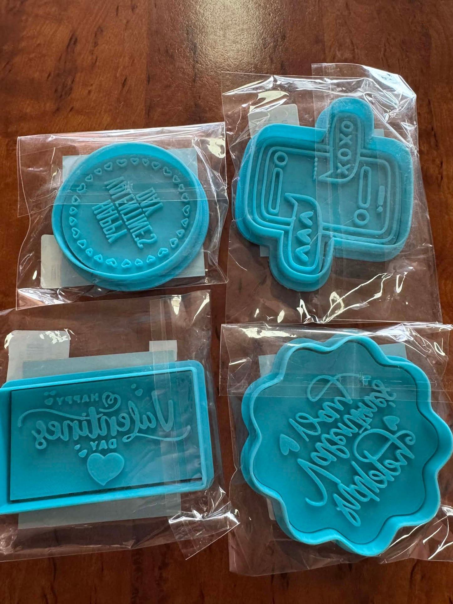 **MARKET STOCK SALE** Valentines Day Theme 3 (ONE ONLY) 4 items