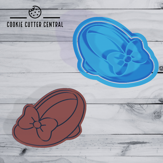 Minnie Mouse Shoe Cookie Cutter and Embosser - 6.1cm x 7.6cm