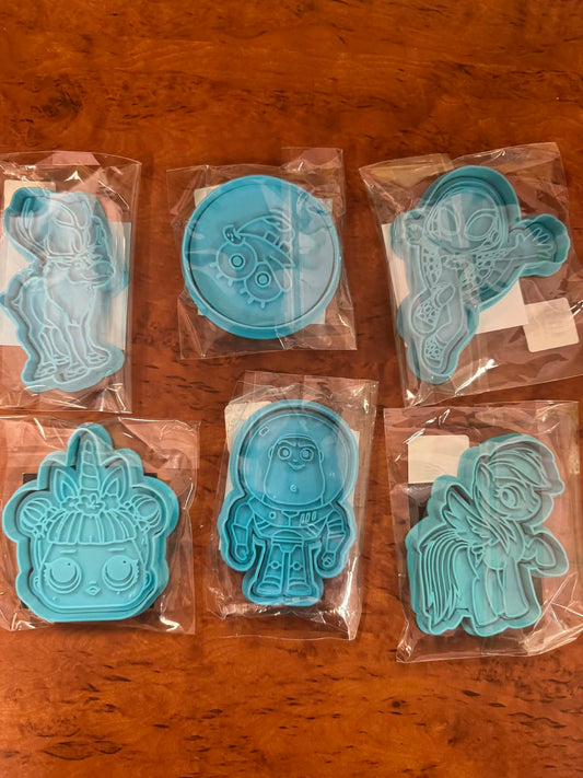 **MARKET STOCK SALE** Children's Characters (ONE ONLY) 6 items