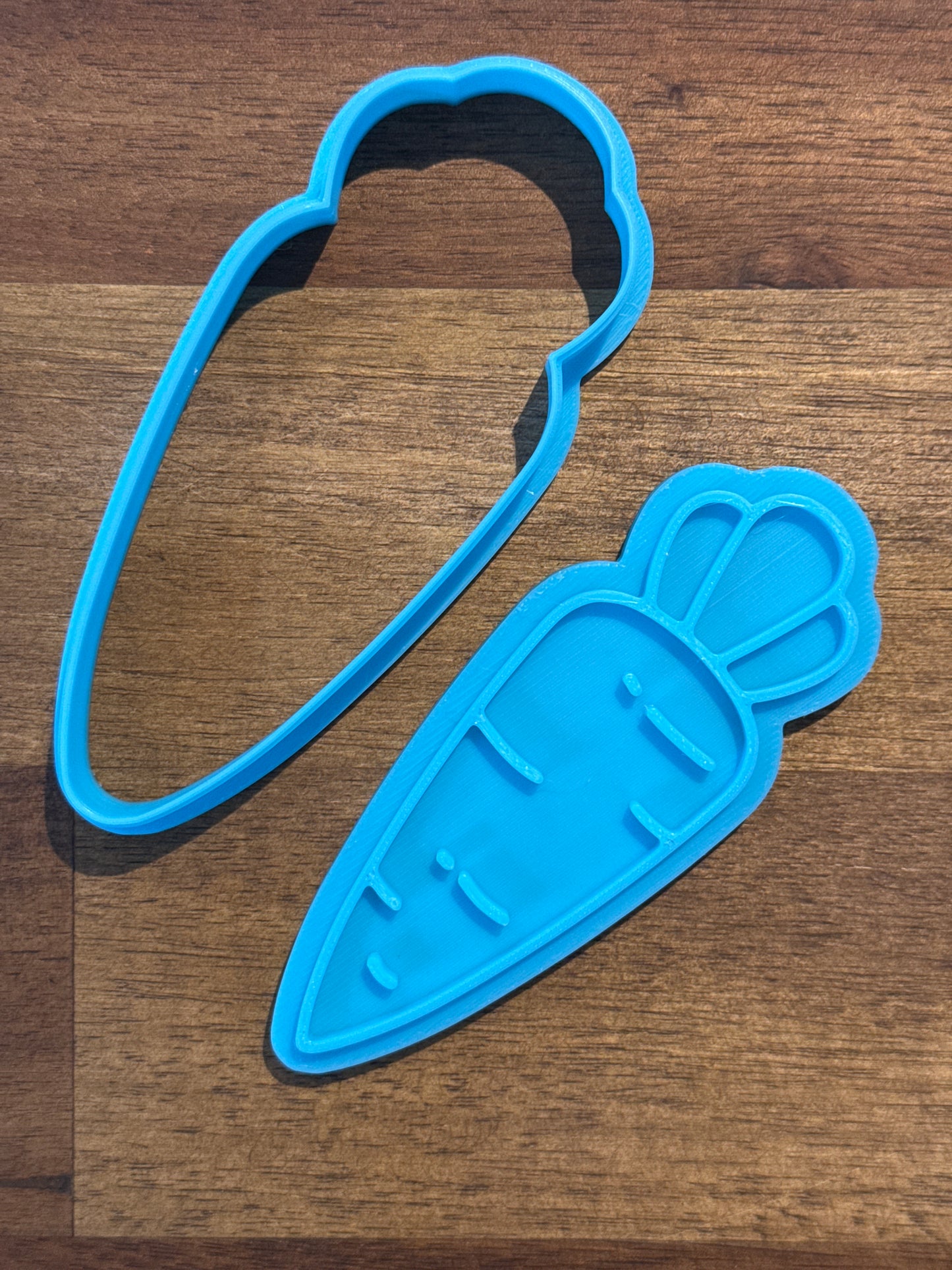 Carrot Cookie Cutter and Embosser - 8.9cm x 7.2cm