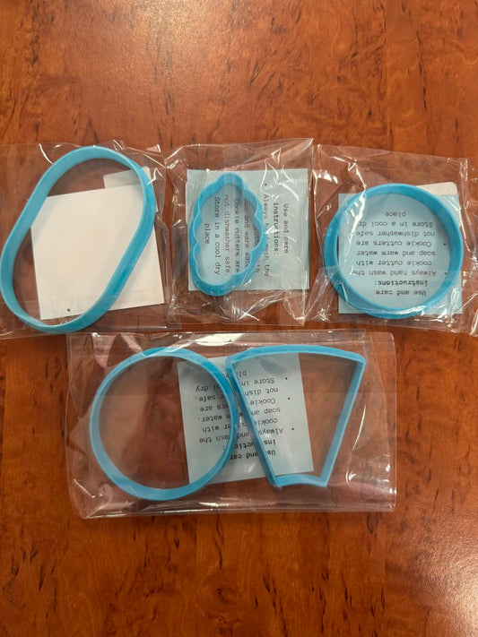 **MARKET STOCK SALE** Assorted Shapes - CUTTERS (ONE ONLY) 5 items