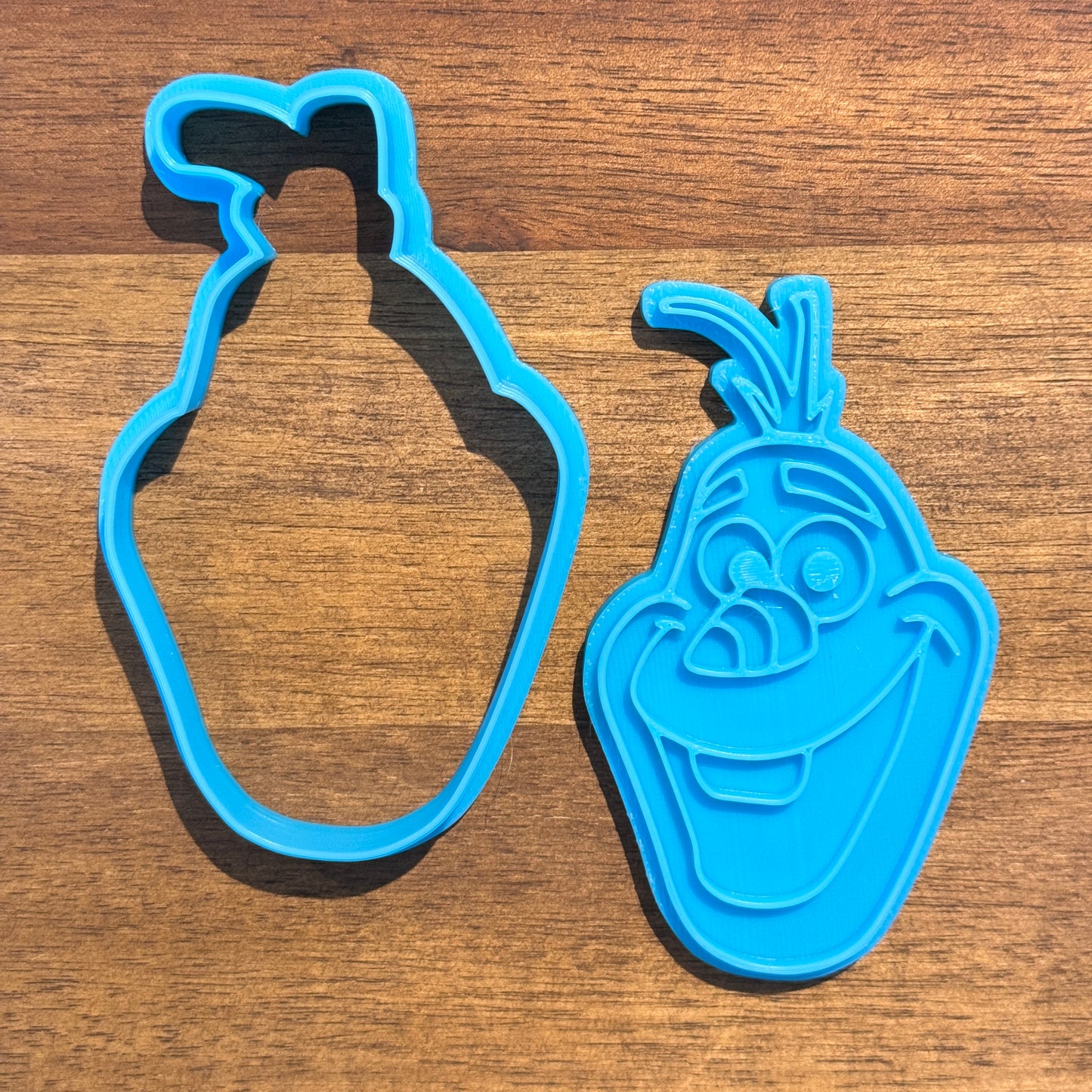 Disney Frozen 2 - Olaf Cookie Cutter and Embosser - 9.4cm x 5.4cm