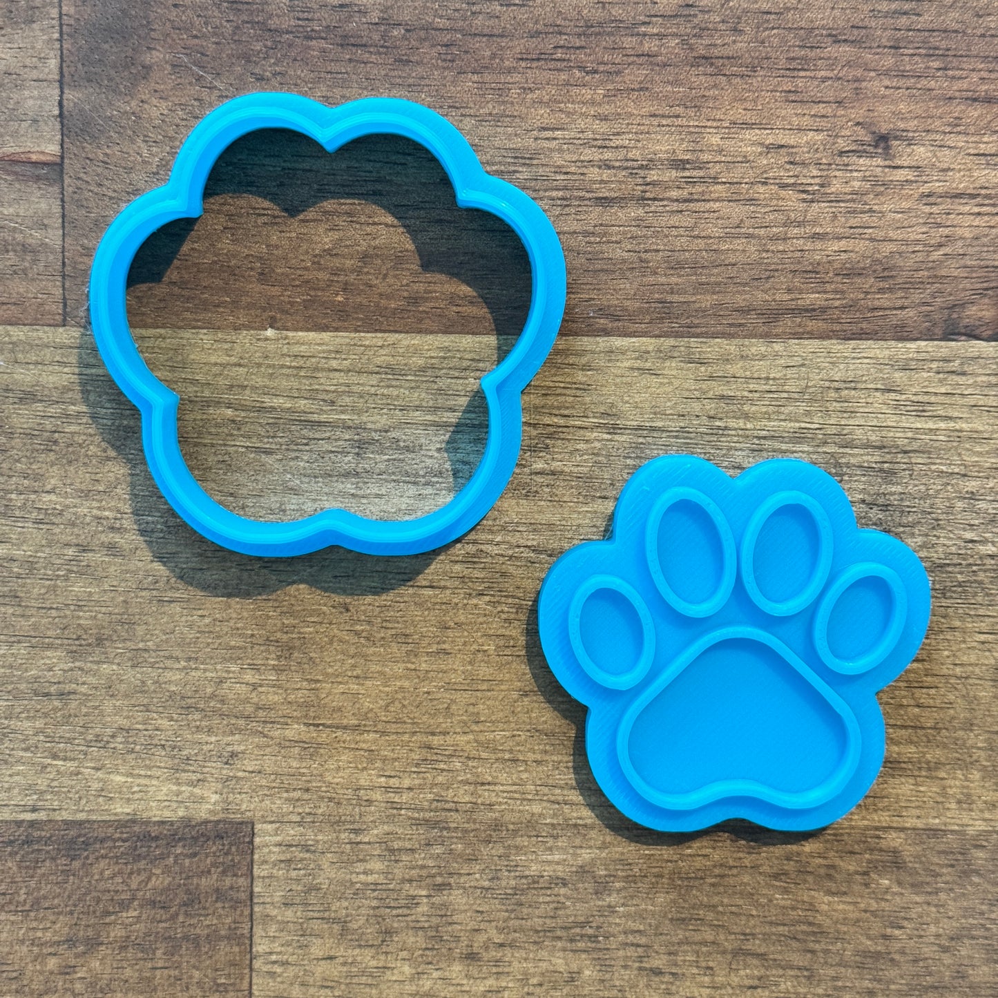 Paw Print Cookie Cutter and Embosser - 4.9cm x 5.1cm