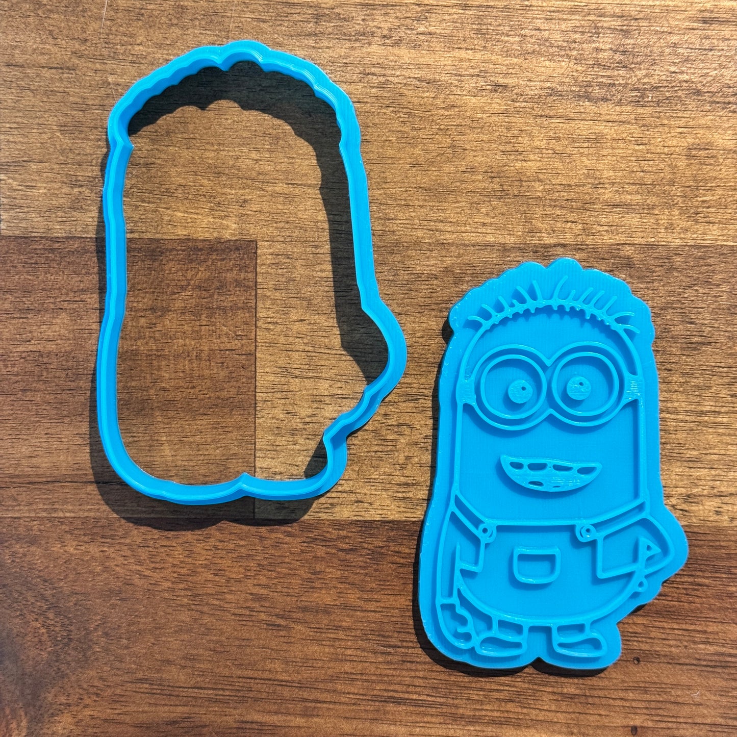 Minion Cookie Cutter and Embosser - 9.3cm x 6cm