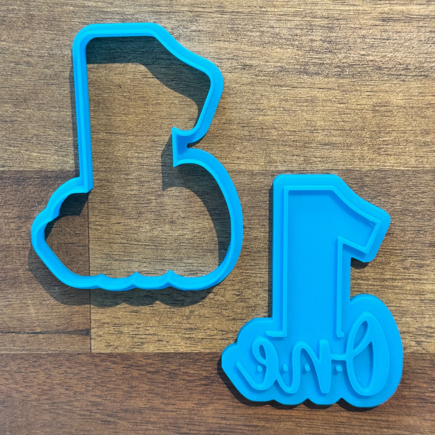 Number 1 with Cursive Number Text Cookie Cutter and Embosser - 8cm x 6.2cm