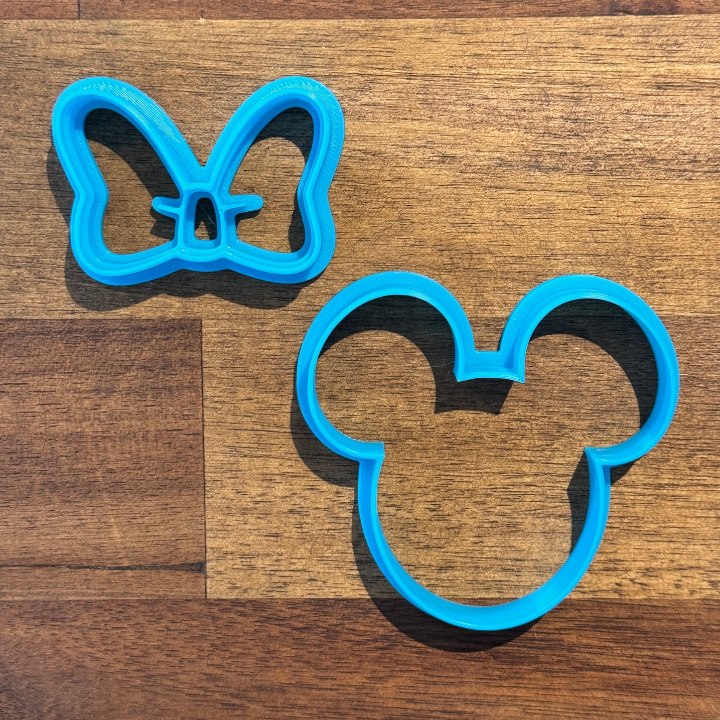 Minnie Mouse Cookie Cutter with Bow Imprint Cutter - 7.4cm x 6.7cm