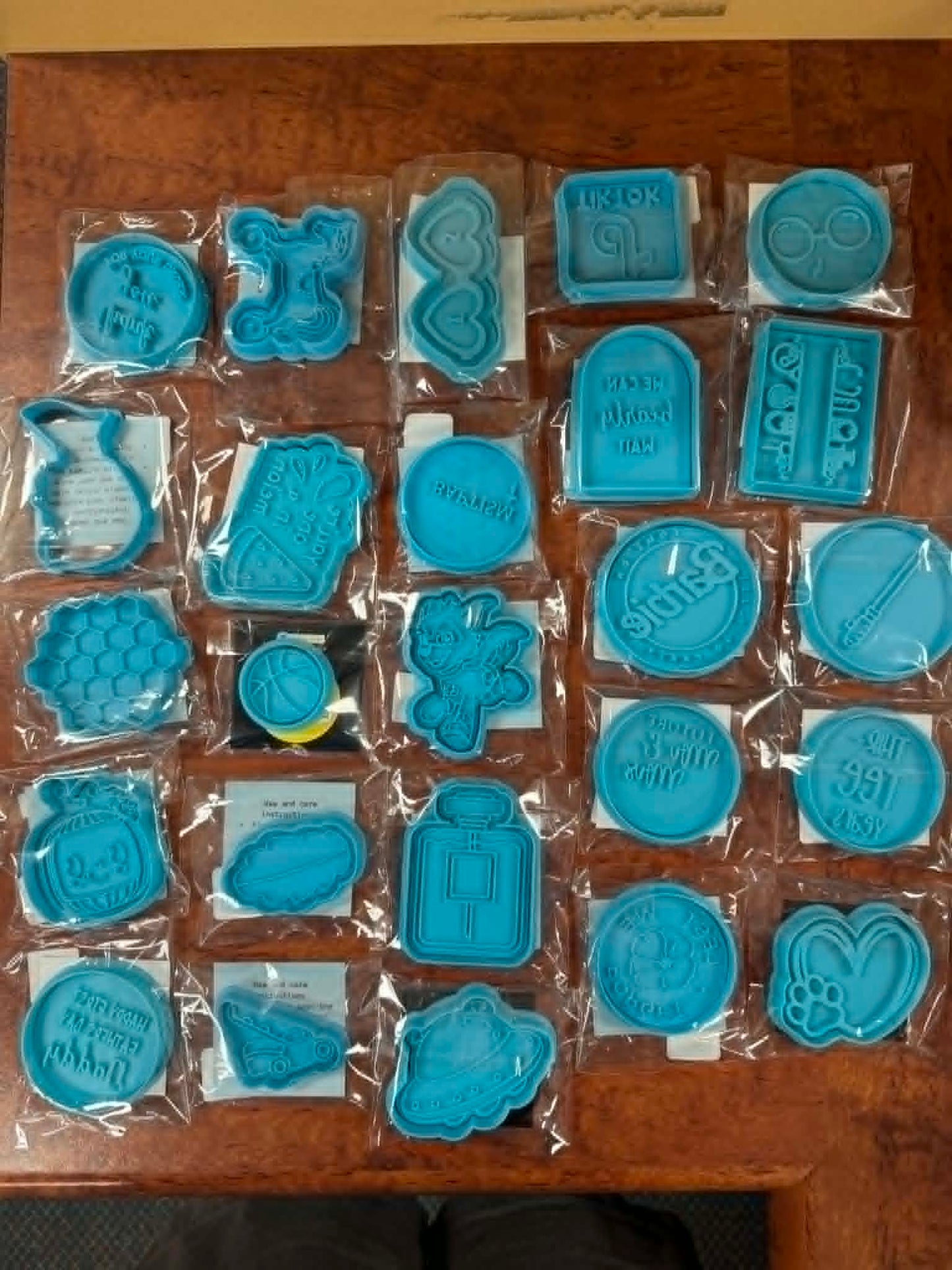 **MARKET STOCK SALE** Assorted Cookie Cutters and Embossers (ONE ONLY) 25 items