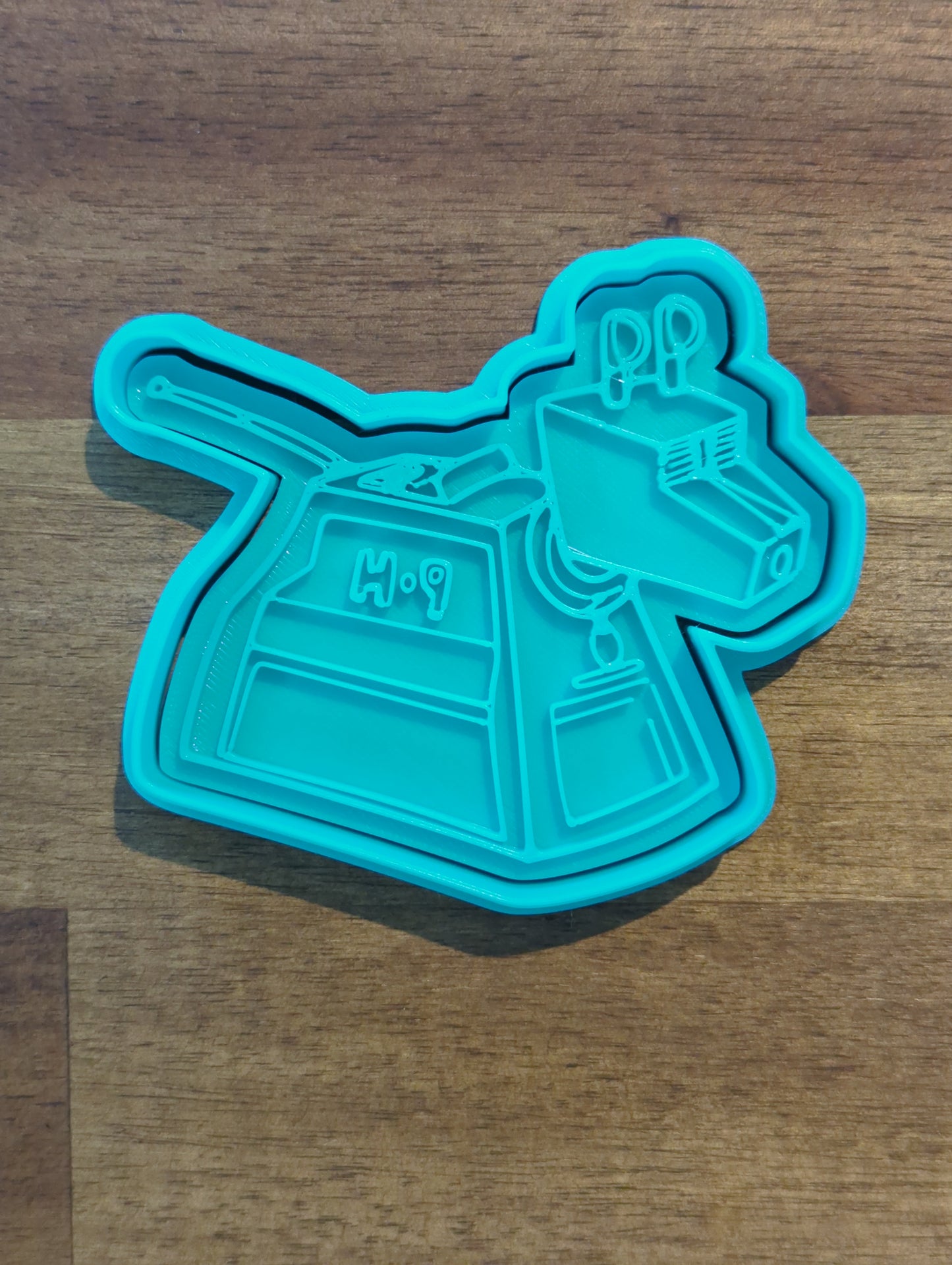 Dr Who K9 Cookie Cutter and Embosser - 7.6cm x 8.8cm